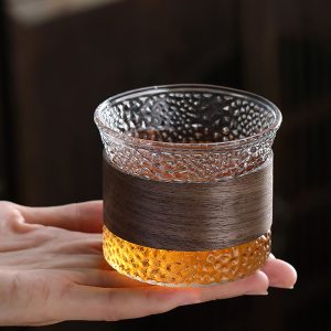 QUHE Gelas Whisky Cocktail Japanese Style Rock Glass Wood Sleeve 130ml Hammer - Q13 - Transparent